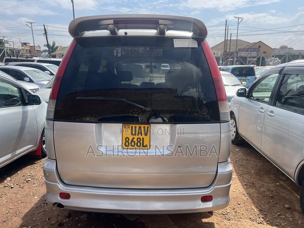 Toyota LiteAce Noah 2001 Silver