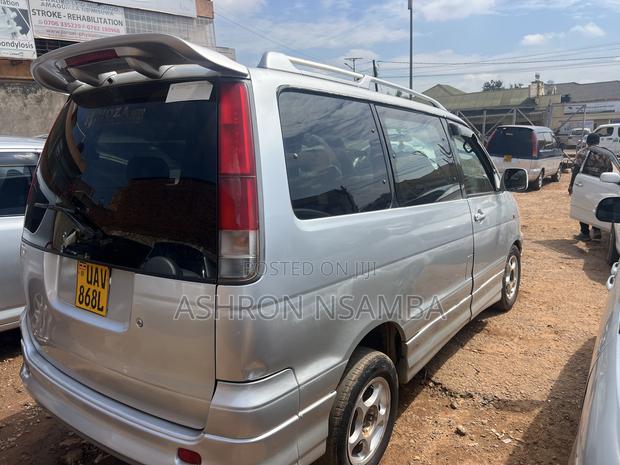 Toyota LiteAce Noah 2001 Silver