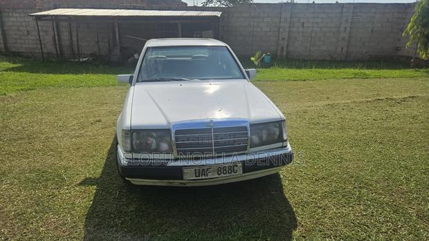 Mercedes-Benz W124 1986 White