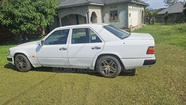 Mercedes-Benz W124 1986 White