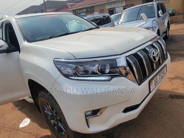Toyota Land Cruiser Prado 2016 White