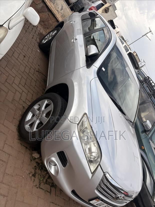 Toyota Vanguard 2009 Silver
