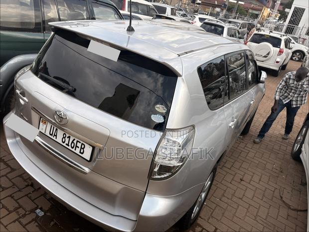 Toyota Vanguard 2009 Silver
