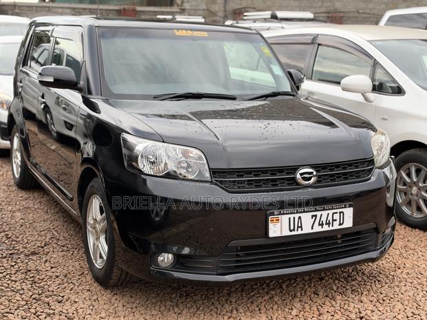 Toyota Corolla Rumion 2011 Black