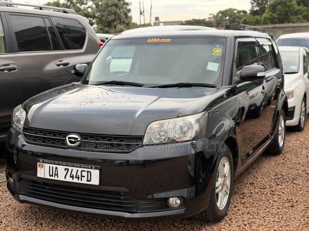 Toyota Corolla Rumion 2011 Black