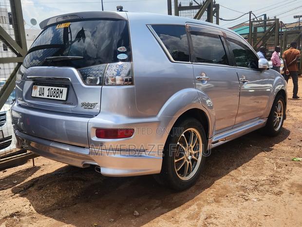 Mitsubishi Outlander 2010 Silver