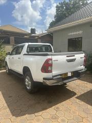 Toyota Hilux 2021 White for sale