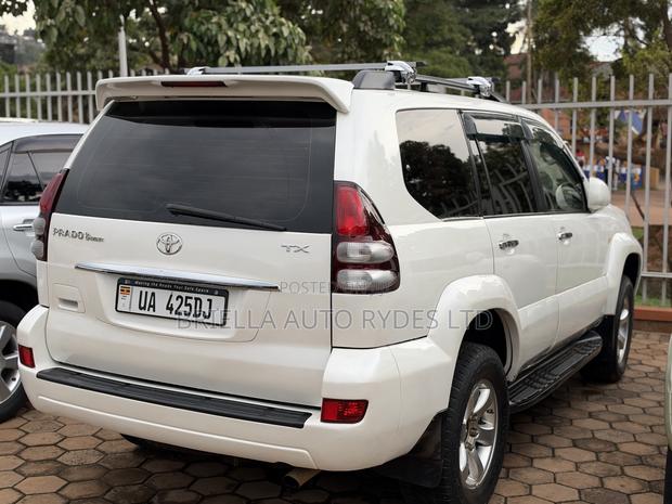 Toyota Land Cruiser Prado 2009 Pearl