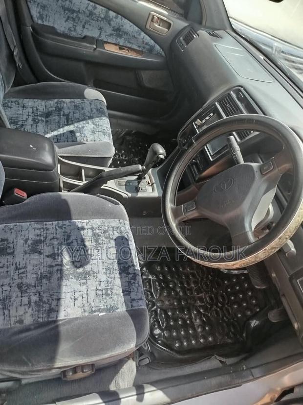 Toyota Premio 2021 Silver
