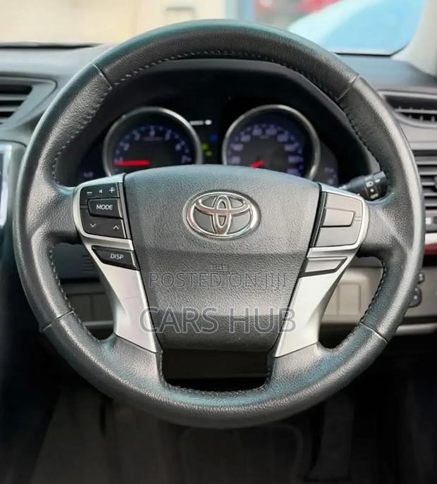 Toyota Mark X 2.5 AWD 2012 White