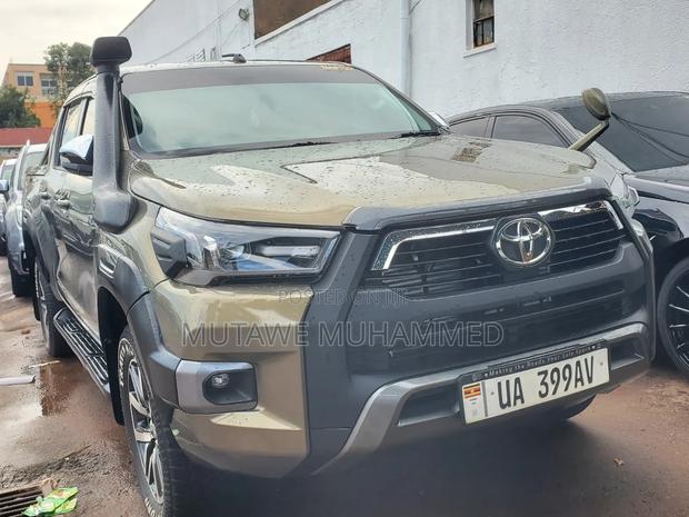 Toyota Hilux 2016 Green