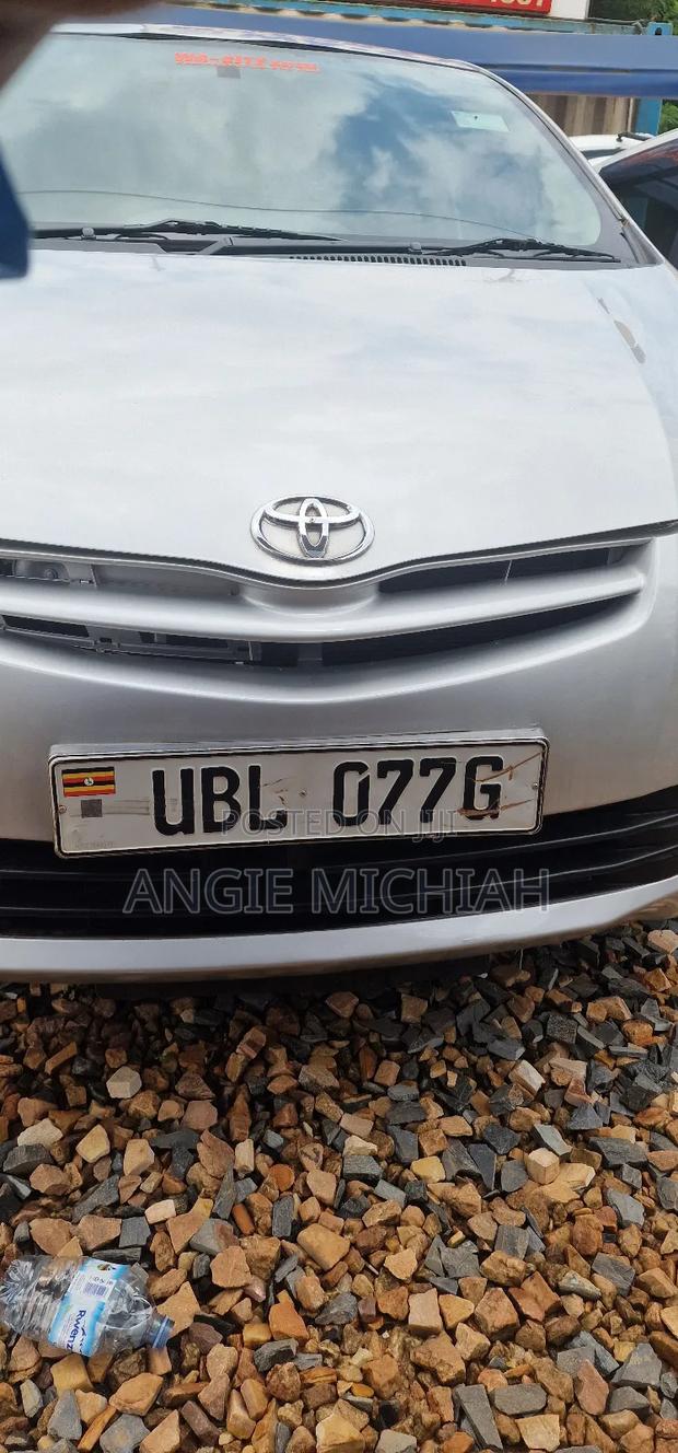 Toyota Passo Sette 1.5 AWD 2010 Silver