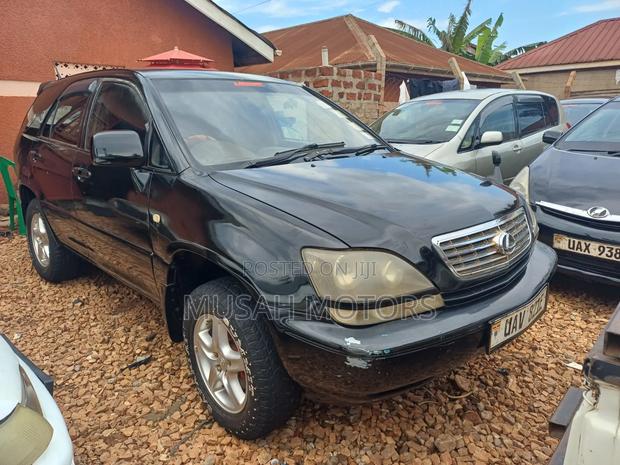 Toyota Harrier 3.0 V6 2001 Black