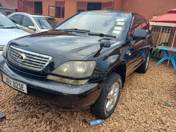 Toyota Harrier 3.0 V6 2001 Black