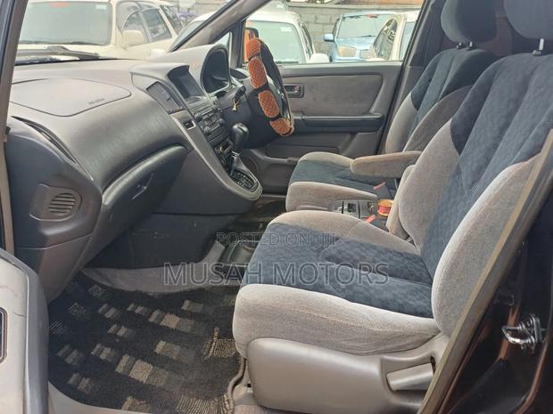 Toyota Harrier 3.0 V6 2001 Black