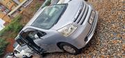 Toyota Noah 2.0 143hp AWD (8 Seater) 2010 White for sale