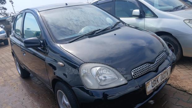 Toyota Vitz 2002 Black