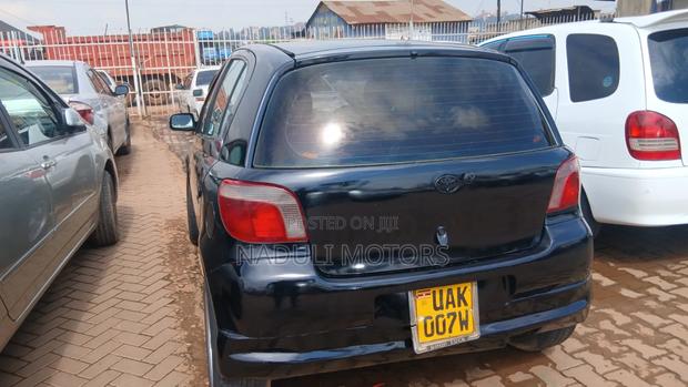 Toyota Vitz 2002 Black