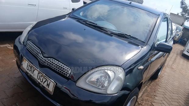 Toyota Vitz 2002 Black