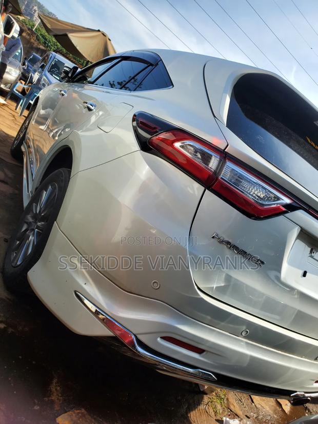Toyota Harrier 2.0 2017 White