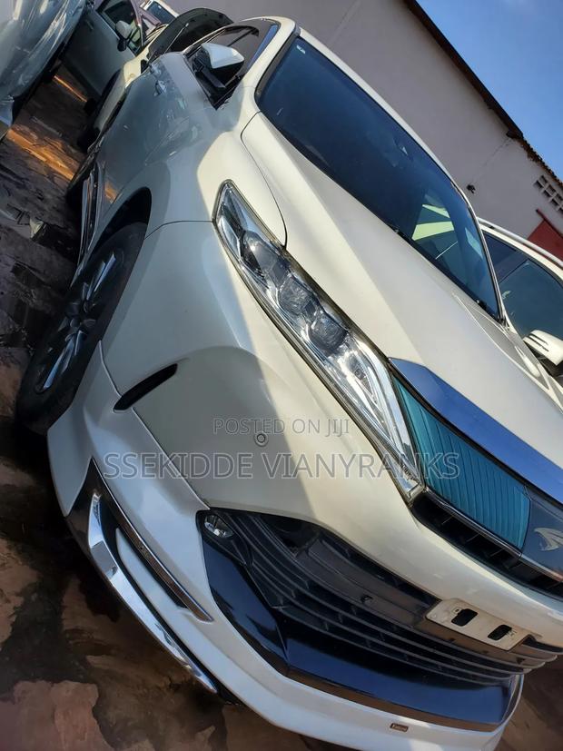Toyota Harrier 2.0 2017 White