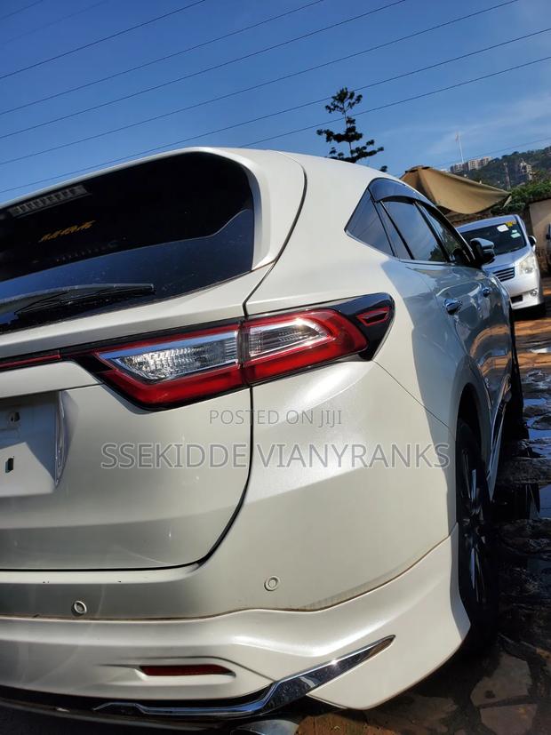 Toyota Harrier 2.0 2017 White