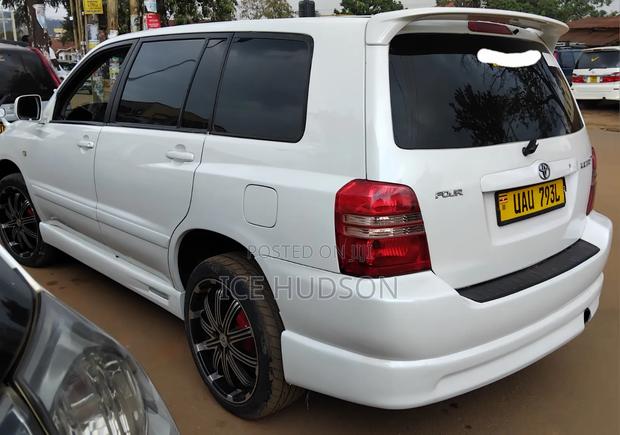 Toyota Kluger 2006 White