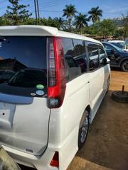 Toyota Noah 2.0 AWD (8 Seater) 2016 White for sale