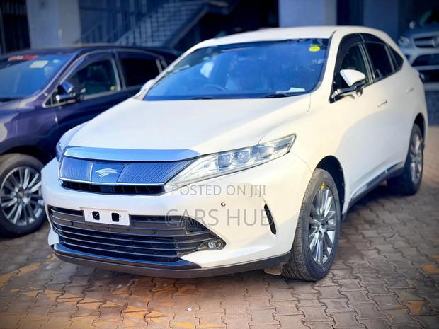 Toyota Harrier 2.0 2018 White