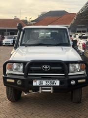 Toyota Land Cruiser 4.0 V6 GL 2015 White for sale