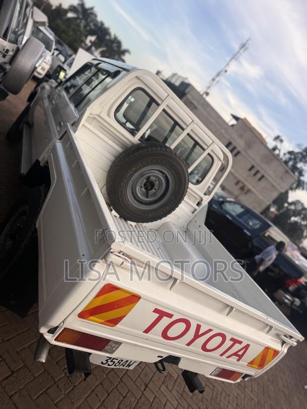 Toyota Land Cruiser 4.0 V6 GL 2015 White
