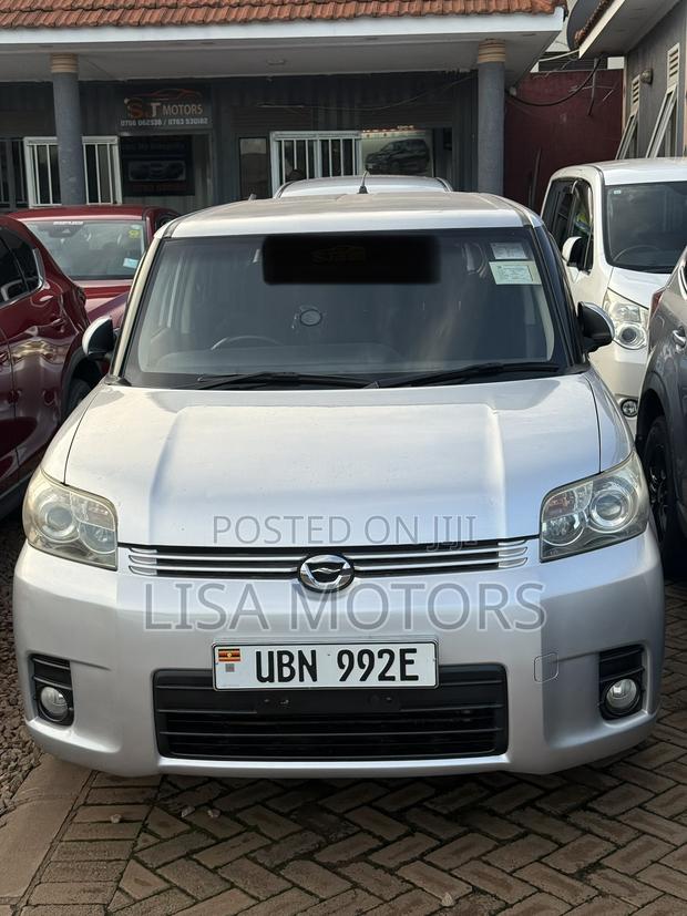 Toyota Corolla Rumion Hatchback 1.5 FWD 2009 Silver