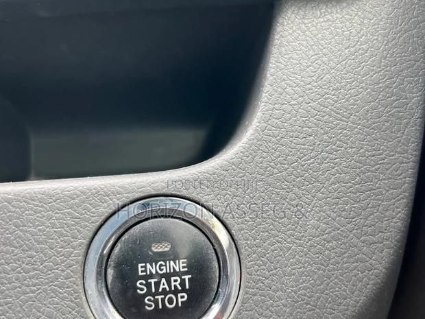 Toyota Noah 2.0 158hp AWD (7 Seater) 2012 Teal