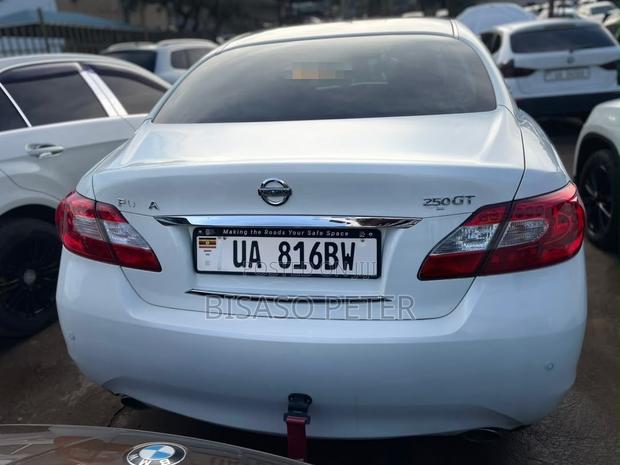 Nissan Fuga 2012 White
