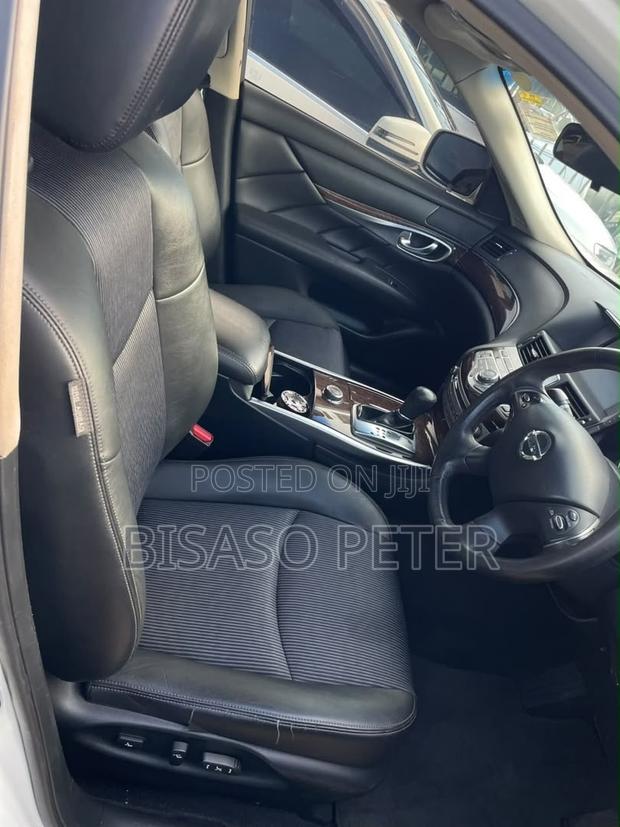 Nissan Fuga 2012 White