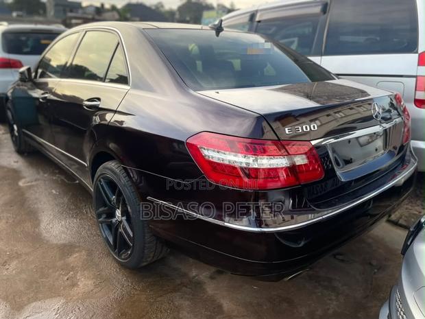 Mercedes-Benz E300 2011 Black