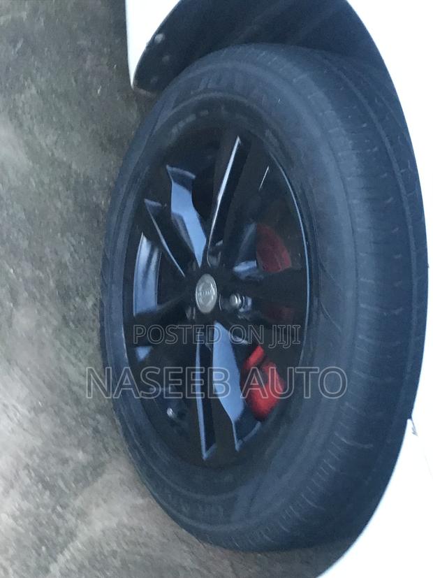 Nissan Fuga 2012 White