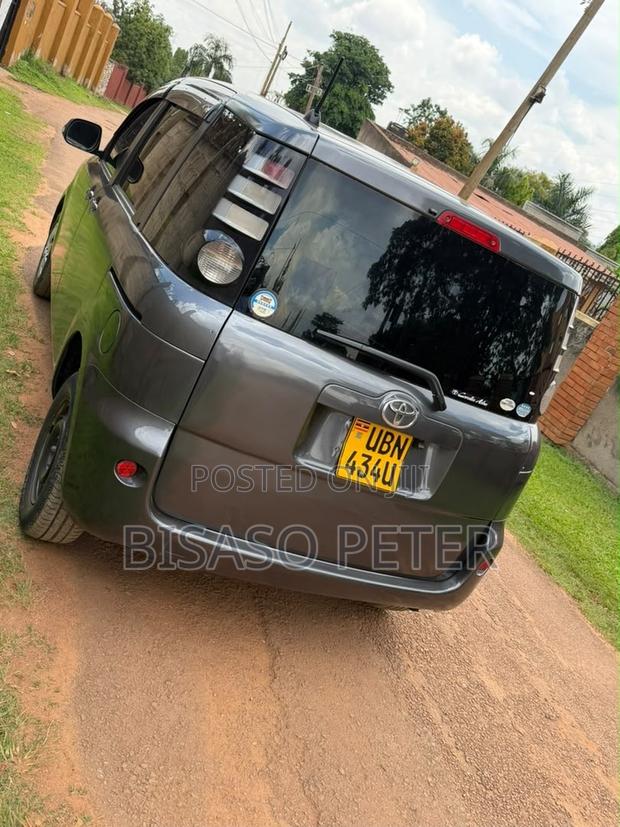 Toyota Sienta 2008 Gray