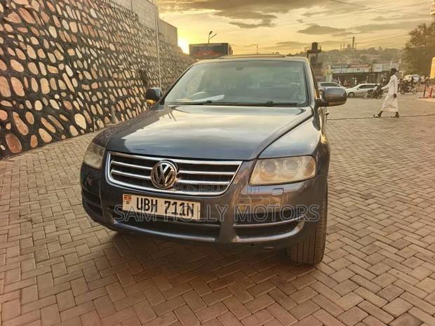Volkswagen Touareg 2009 Gray