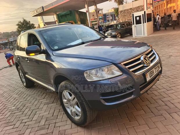 Volkswagen Touareg 2009 Gray