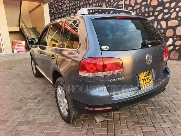 Volkswagen Touareg 2009 Gray