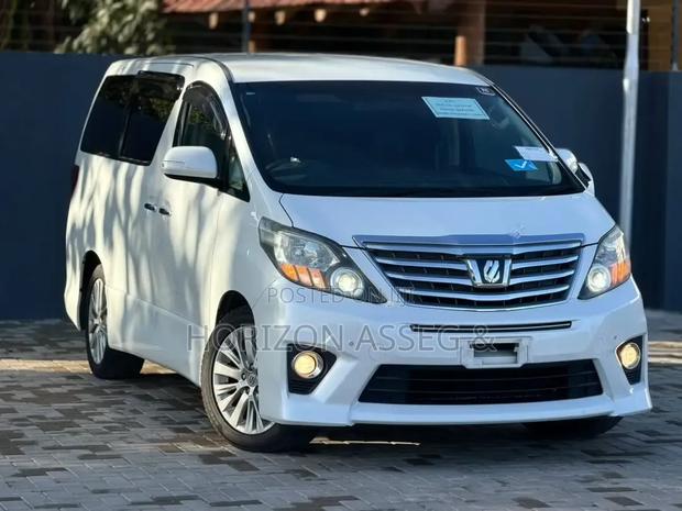 Toyota Alphard 2013 White
