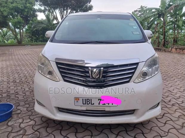 Toyota Alphard 2.4 Petrol FWD 2011 White