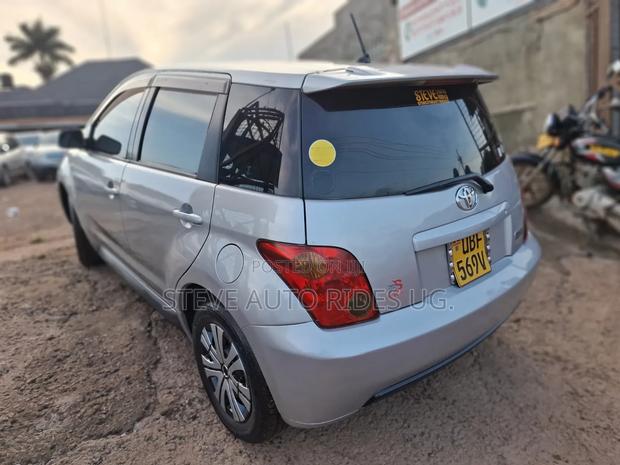Toyota IST 2005 Silver