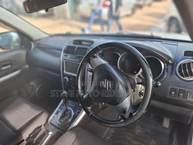 Suzuki Escudo 2008 White