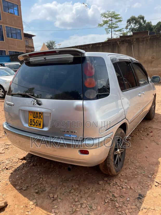 Toyota Raum 1.5 AWD 2001 Silver