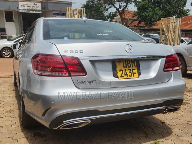 Mercedes-Benz E300 2014 Silver