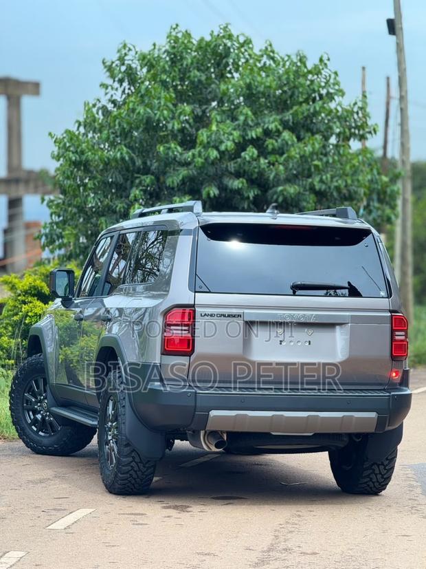 Toyota Land Cruiser Prado 2.7 2025 Silver