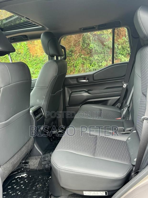Toyota Land Cruiser Prado 2.7 2025 Silver