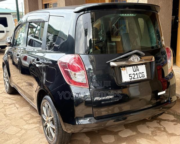 Toyota Ractis 1.5 FWD 2009 Black